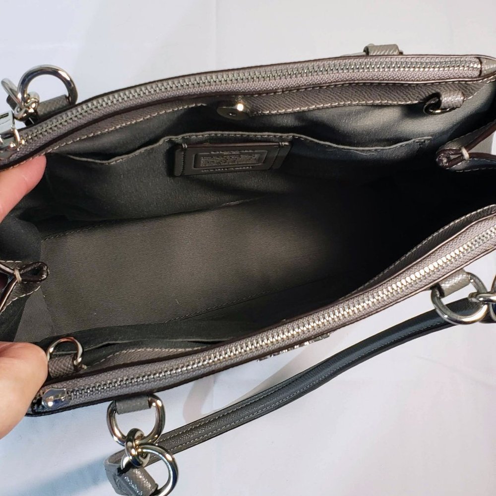 Coach-crossgrain Brook mini, carry all hand bag, like new. w/crossbody strap - Picture 8 of 14